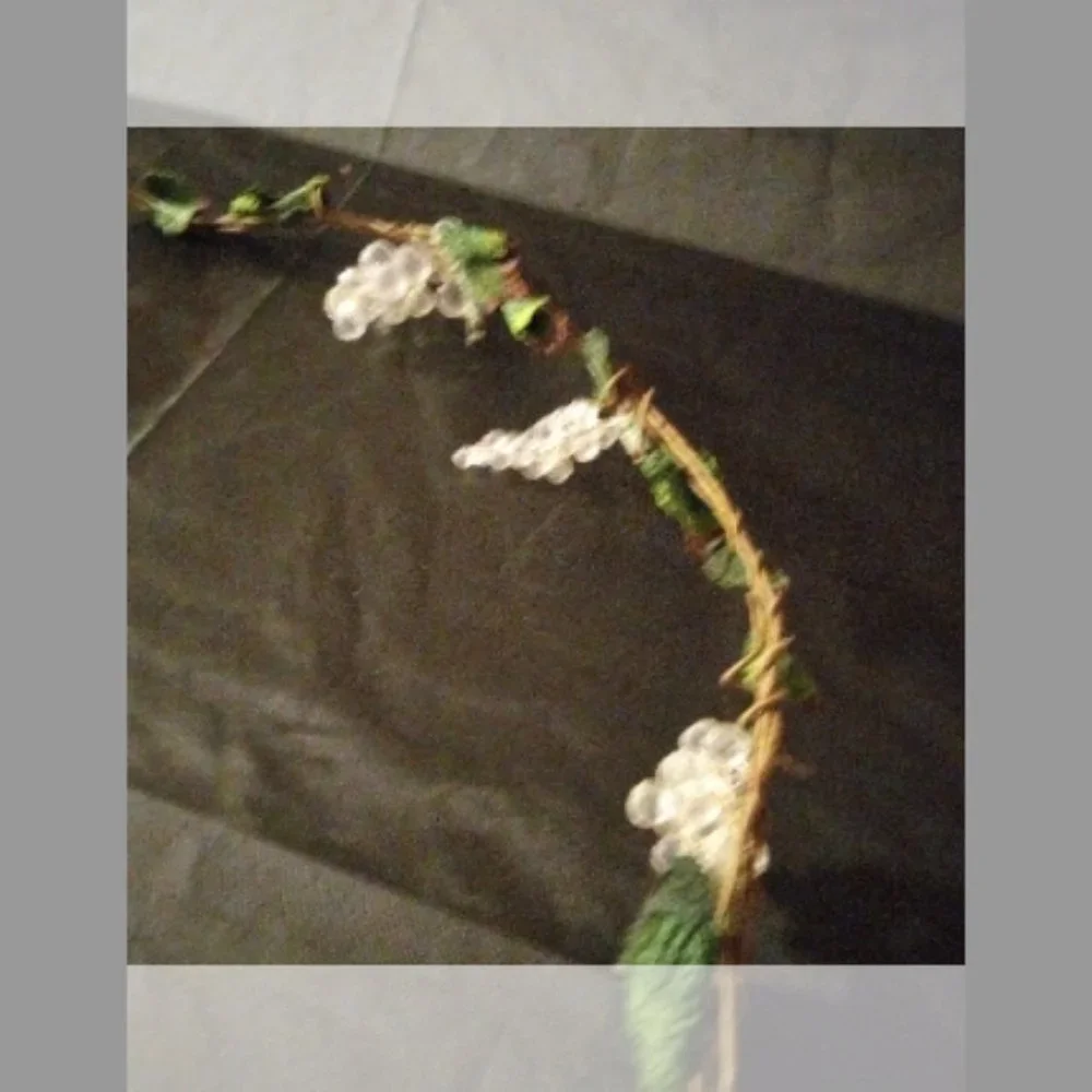 6ft Clear Acrylic Grape Vine